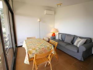 Apartamento luminoso con terraza y parking a 300m de la playa - ES-228-26