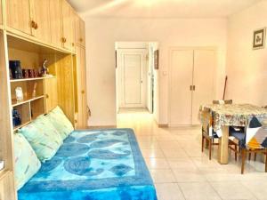 Loft sencillo con terraza y aire acondicionado a pocos metros del mar en Miami Playa - ES-9-159