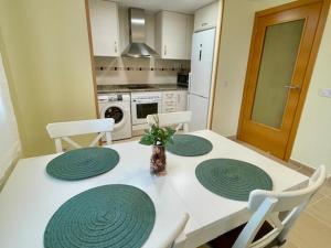 Apartamento en Miami Playa con Aparcamiento y Aire Acondicionado - ES-9-179