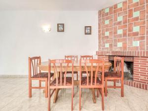 Apto. céntrico en Torroella de Montgrí, gran terraza, barbacoa, AC, wifi, parking - ES-89-131