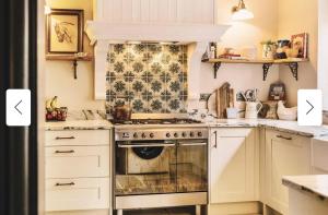 1 Engine Row Beautiful 3 Bedroom Cottage