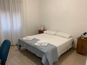 At Mollys metro A LucioSestio