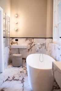 Amabilia Miramare private parking and sea