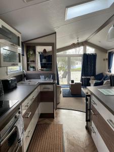 2 Bed Lake Front Van, Hoburne Holiday Park
