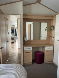 2 Bed Lake Front Van, Hoburne Holiday Park
