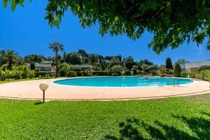 Maisons de vacances Californian villa with pool in Biot : photos des chambres