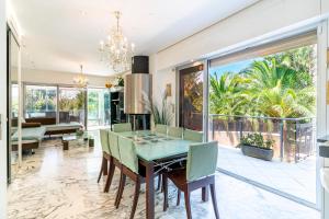 Maisons de vacances Californian villa with pool in Biot : photos des chambres