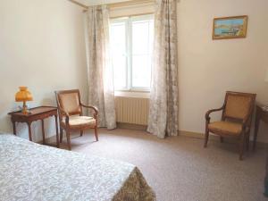 Maisons de vacances Chateau Rouge - petit chateau avec piscine - 8 chambres : photos des chambres