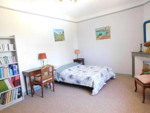 Maisons de vacances Chateau Rouge - petit chateau avec piscine - 8 chambres : photos des chambres