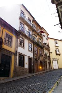 Rua das Taipas nº5, União de Freguesias do Centro, 4050-599 Porto, Portugal.