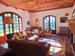 Maisons de vacances Chateau Rouge - petit chateau avec piscine - 8 chambres : photos des chambres