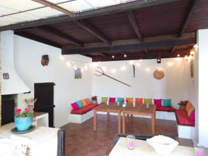 Maisons de vacances Chateau Rouge - petit chateau avec piscine - 8 chambres : photos des chambres