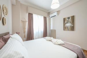 Ble Elia Karyatis Suite