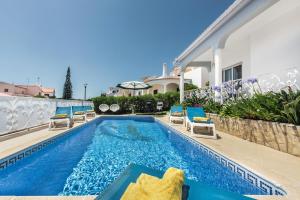 Charming Villa With Private Pool in Vibrant Vilamoura, Free AC and Wifi