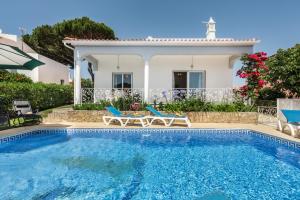 Charming Villa With Private Pool in Vibrant Vilamoura, Free AC and Wifi