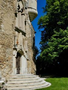 Maisons de vacances Chateau Rouge - petit chateau avec piscine - 8 chambres : photos des chambres