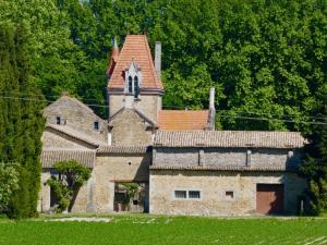 Maisons de vacances Chateau Rouge - petit chateau avec piscine - 8 chambres : photos des chambres