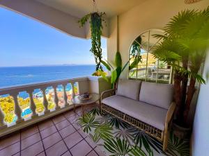 Panoramic Cala Canyelles, Pool