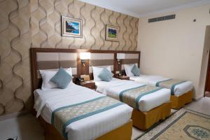 Al Qimah Atlas Hotel