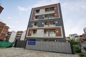 Mehu Residency Sector 52 Near Artemis Hospital