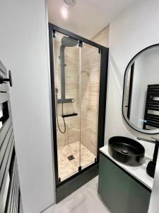 LILLEHOSTS 2, Vieux Lille, Newly renovated, Modern & Stylish apartment, perfectly located