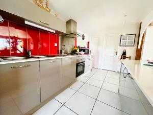 La Cabane, terrasse, vue dégagée & mer a lhorizon