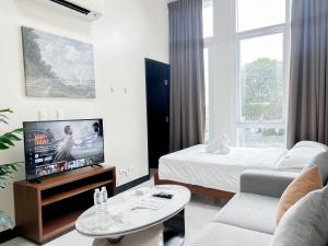 Amenity Floor in OPR #8