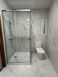 Deluxe Apartment 2 Bed with Balcony - by HostMT