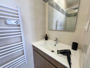Appartements Maison Hypercentre avec jardin, ideale groupes, 5 chambres 5 salles de bain : photos des chambres