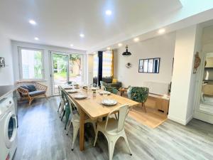 Appartements Maison Hypercentre avec jardin, ideale groupes, 5 chambres 5 salles de bain : photos des chambres