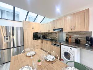 Appartements Maison Hypercentre avec jardin, ideale groupes, 5 chambres 5 salles de bain : photos des chambres