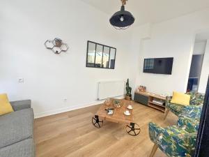 Maison Hypercentre avec jardin, idéale groupes, 5 chambres 5 salles de bain