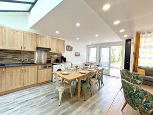 Appartements Maison Hypercentre avec jardin, ideale groupes, 5 chambres 5 salles de bain : photos des chambres