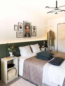 Palace Quarter 2 Peaceful Modern Central Top Floor Apartment