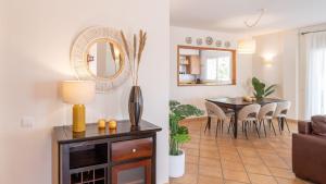 Casa Rocio y Paloma Vinuela by Ruralidays