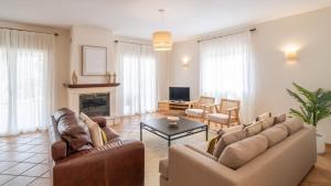 Casa Rocio y Paloma Vinuela by Ruralidays