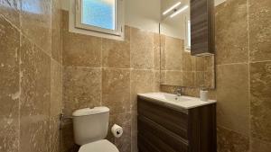 Villas Villa Sarde, villa entiere avec parking : photos des chambres