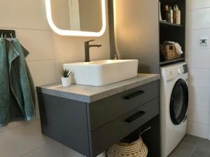 Fresh and newly built apartment with pool