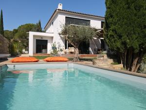 Villas Grande Maison familiale lumineuse avec piscine : photos des chambres