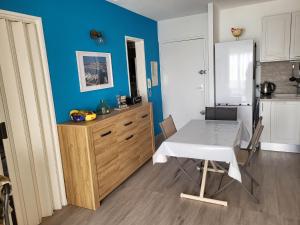 Studio calme à 5 mn en voiture de la mer avec garage