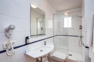Superior One-Bedroom Apartment with Sea View room in Comitas Tramontana Park