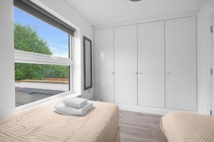 Stylish 4 Bedroom, 2 Bath Home in Borehamwood