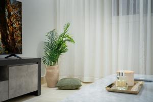 3 bedrooms aprt in al malqa