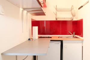 Appartements Pleasant studio with Wifi just outside Paris : photos des chambres