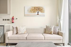 VayK - Modern 1BR with Spacious Terrace