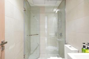 VayK - Modern 1BR with Spacious Terrace