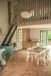 Maisons de vacances Provencal Gite With Shared Pool In Bras : photos des chambres