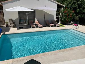 Appartements Chambre Studio Piscine Jacuzzi chez l habitant : photos des chambres