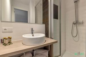 Appart'hotels Louis Vicat 1 - CI - Appartement for 4 - Parc Expo P de Versailles : photos des chambres