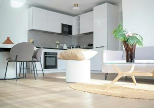 Villa With Pool Near The Beach In Bandol